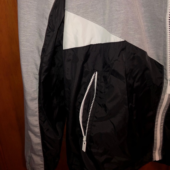 Color-blocked Rain Jacket - Picture 2 of 4